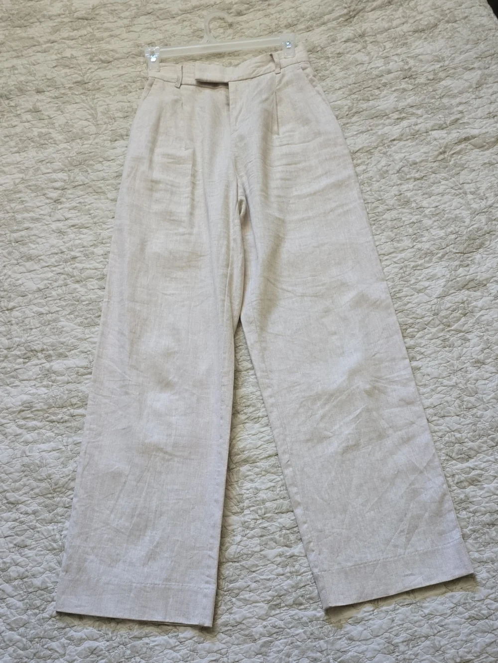 Banana Republic Linen Wide-Leg Chinos in Light Cream